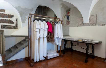 Što se događa u Vatikanu nakon što je izabran novi papa?