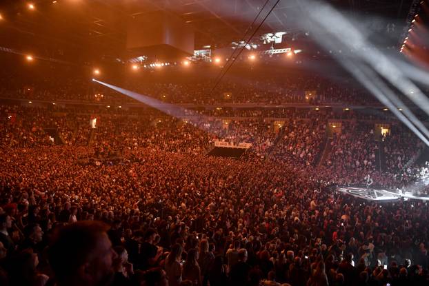 Zagreb: Parni Valjak održao koncert u Areni