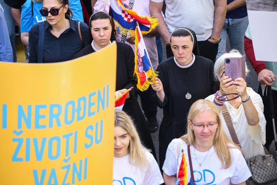 Zagreb: Manifestacija Hod za život pod geslom zaštite života i obitelji