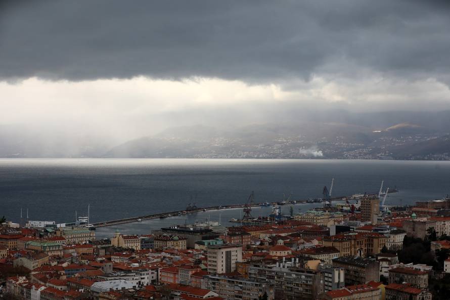 Rijeka: Tamni oblaci nad Kvarnerom