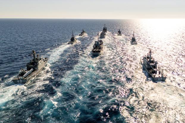 Split: Pogled iz zraka na Hrvatsku ratnu mornaricu koja izvodi vježbu za vojni Mimohod 2025. 