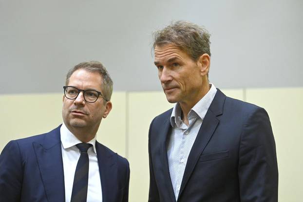 Criminal proceedings against Jens Lehmann on suspicion of insult, among others.