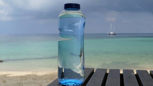 Plastične boce: Korisne, nužno zlo ili bi ih trebalo zabraniti?