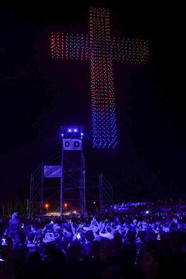 Sinj: Scenografija dronovima na koncertu Marka Perkovića Thompsona