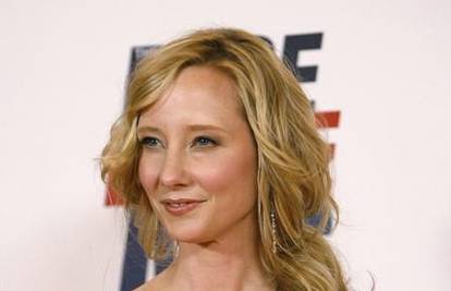 Anne Heche se nagodila s bivšim mužem Coleyem