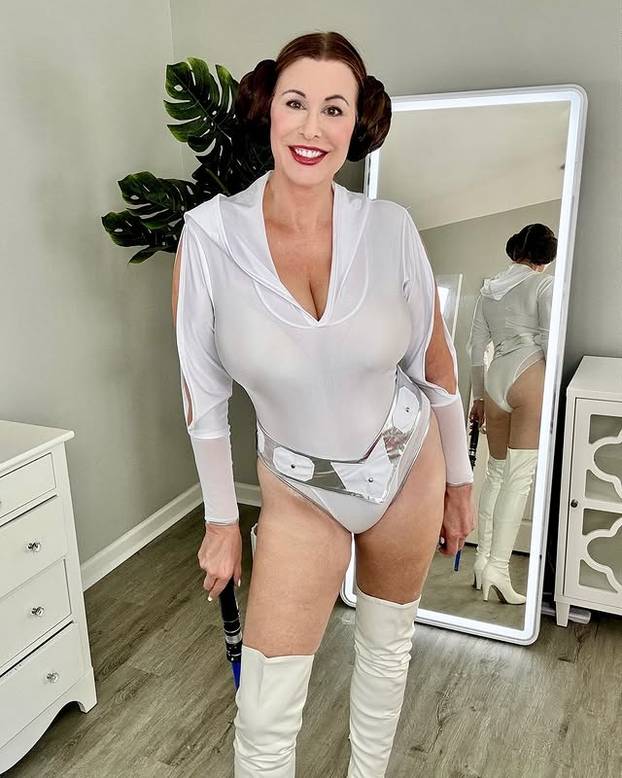 FOTO Bujna i iskusna: S 18 su mi govorili da sam debela, a s 58 godina sam 'bomba'