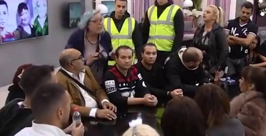 Giba Vasić krvave glave: Dobio šalicom u glavu u reality showu