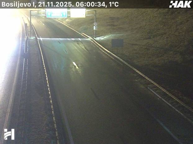 FOTO Snijeg i bura stvaraju kaos prema Rijeci, nema pravca za kamione. Ovako izgledaju ceste