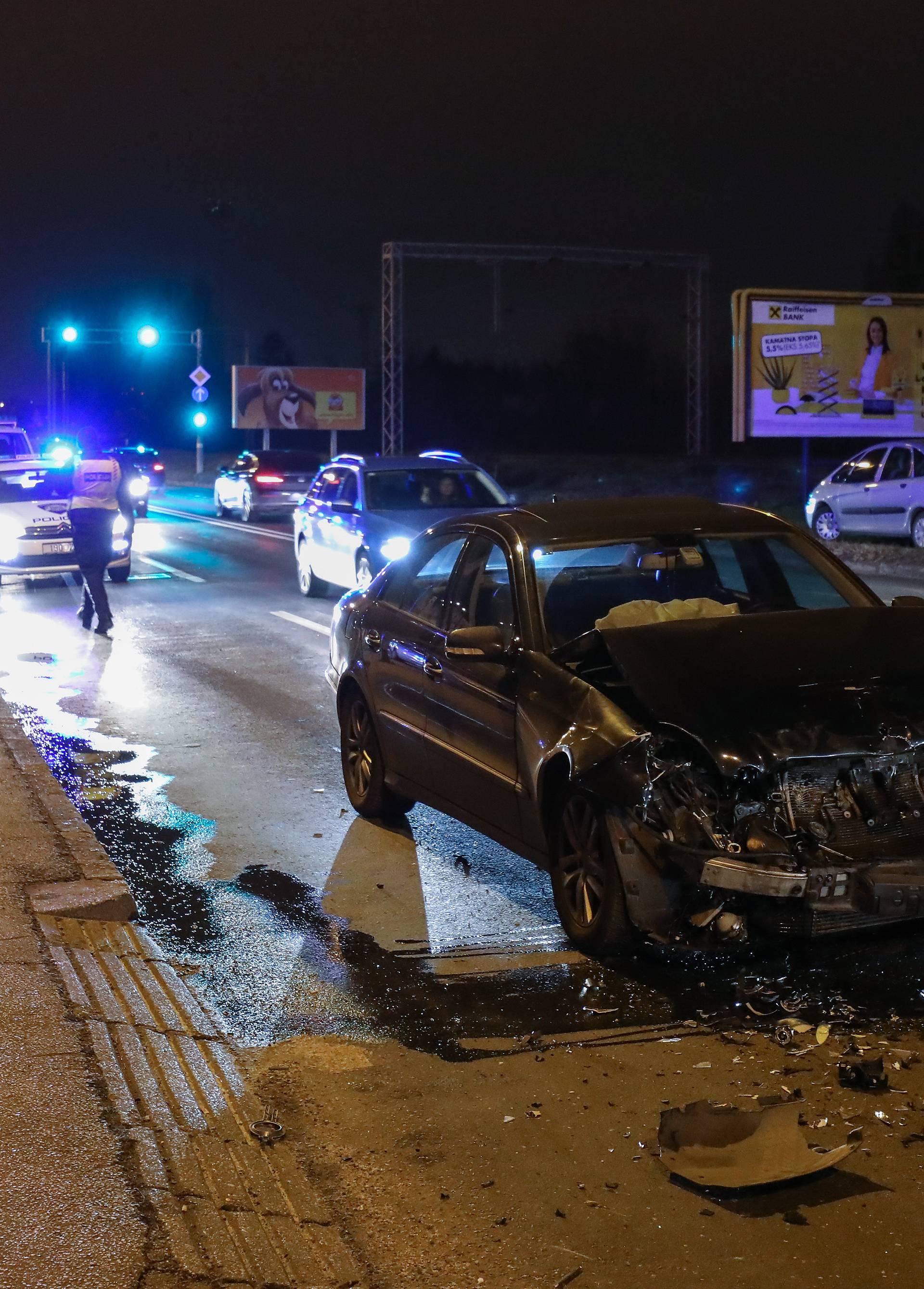 Zagreb: Dvije osobe ozlijeÄene u lanÄanom sudaru tri autoobila u Ilici