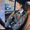 Mikro trend: Kragna koja izvire iz retro pletene veste u bojama
