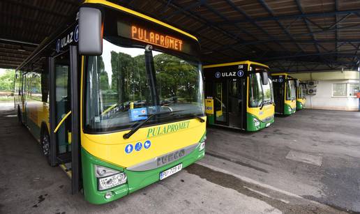 U Istri osigurali dvije maske za svakog učenika, u minibusu će ih morati nositi i mlađi učenici