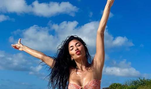 FOTO Kakva figura! Nicole Scherzinger je pozirala u badi&cacute;u pa pokazala isklesano tijelo