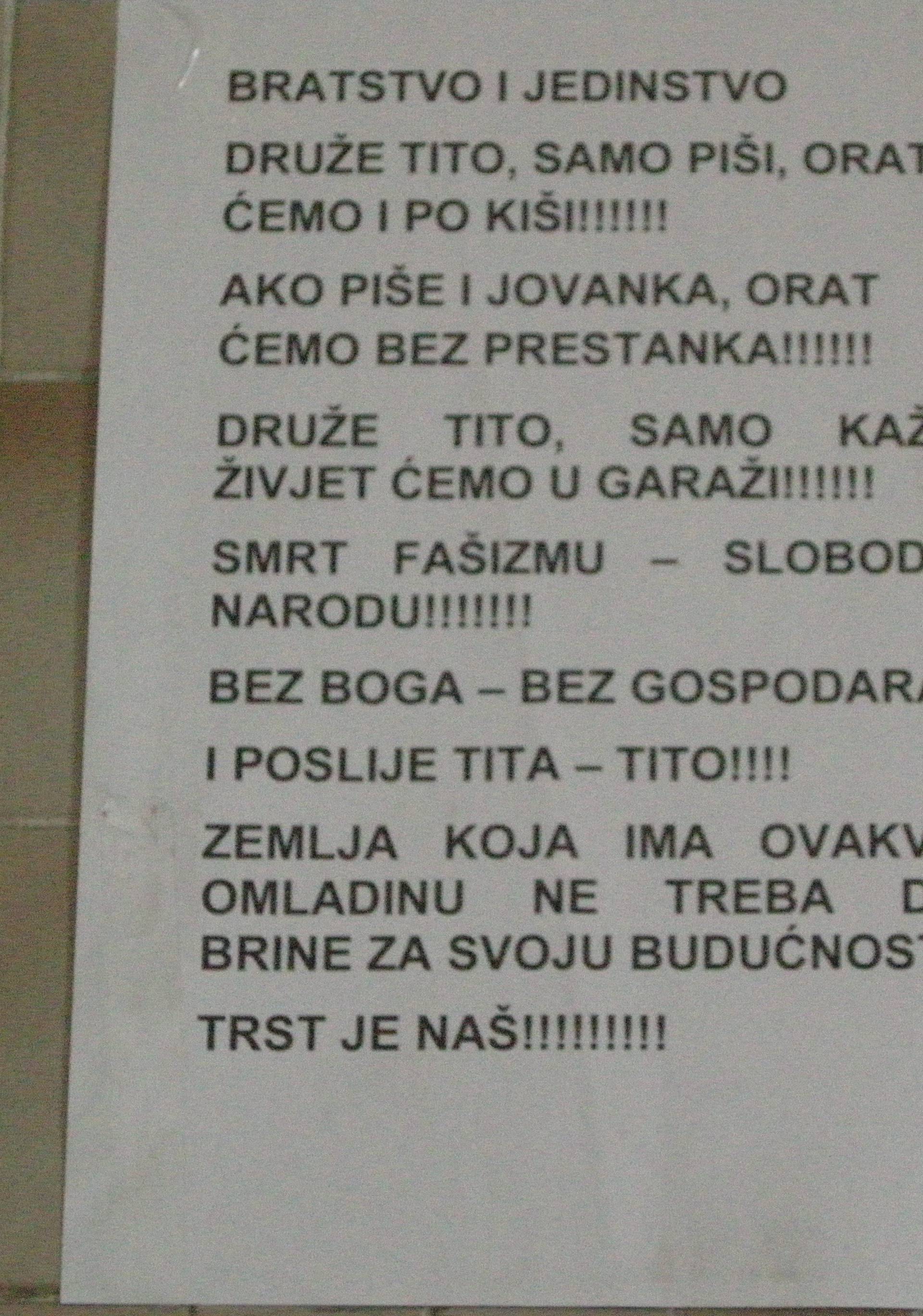 U poslovnoj zgradi u Sl. Brodu osvanule slike Tita i Jovanke