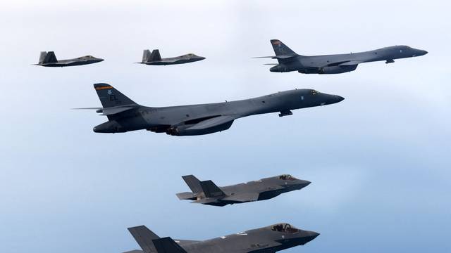 South Korean and U.S. Air Forces conduct combined air drill