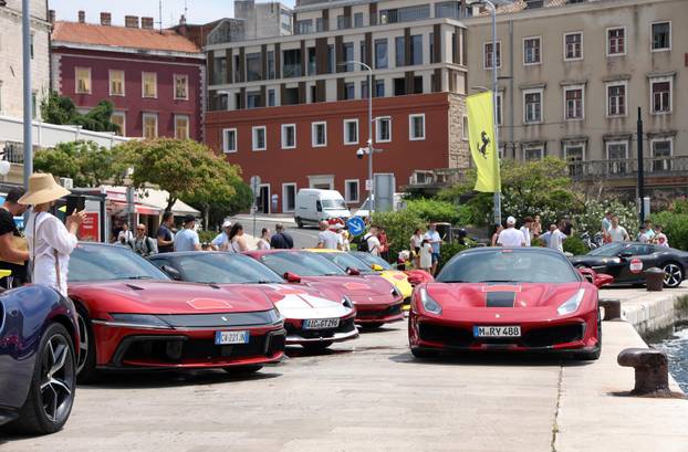 Šibenik: Turneja Ferrari Cavalcade 2026. s više od 120 Ferrarija na šibenskoj rivi