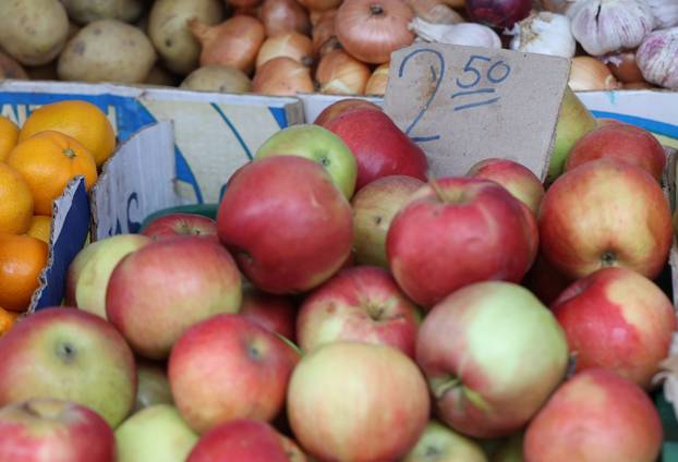 Šibenik: Ponuda na šibenskoj tržnici
