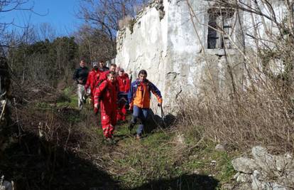 HGSS-ovci  pronašli nestalog pastira iz Tučepa u masliniku