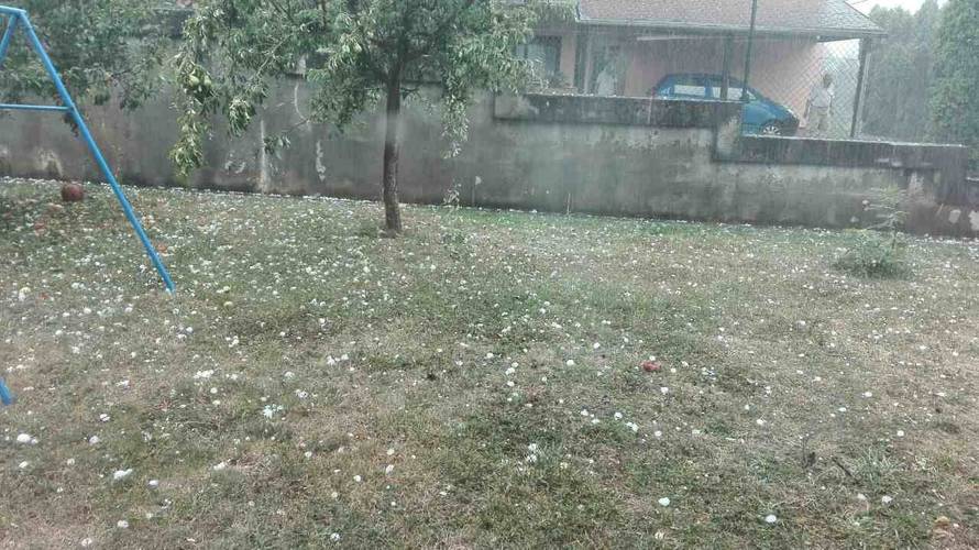 Počelo nevrijeme: U Mariji Bistrici tuča kao golf loptice