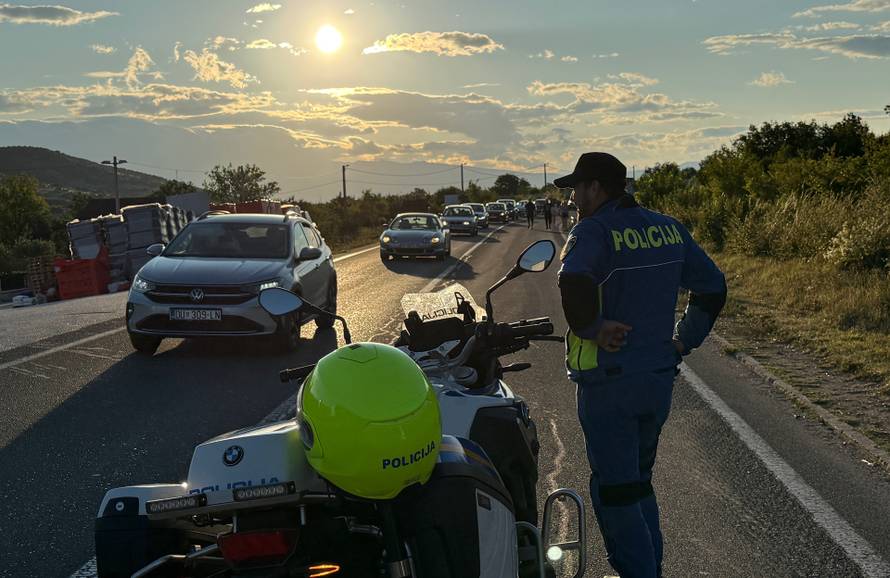 Dicmo: Kolone auta nakon završetka koncerta u Sinju