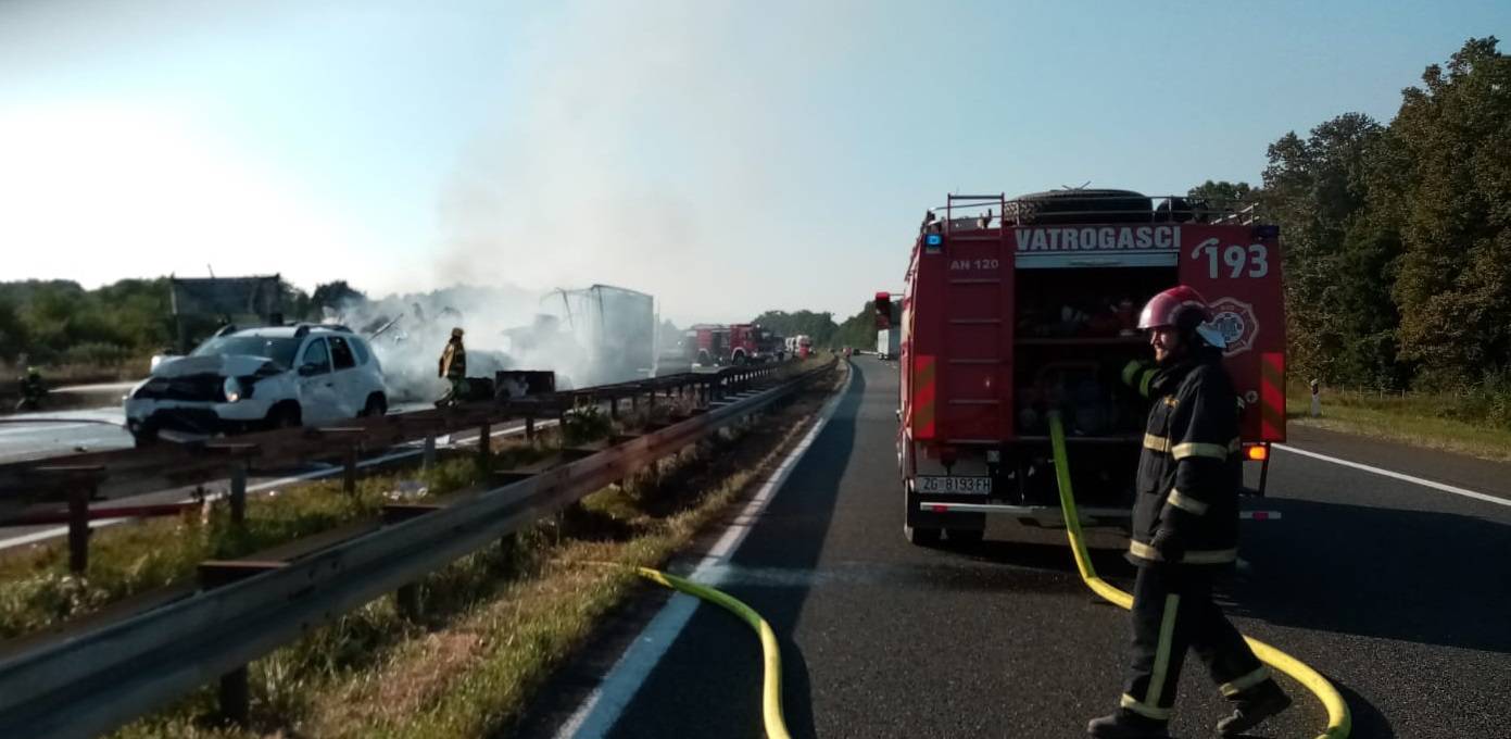 Naletio kamionom na vozače koji su mijenjali gumu, u požaru su poginuli Turčin i Crnogorac