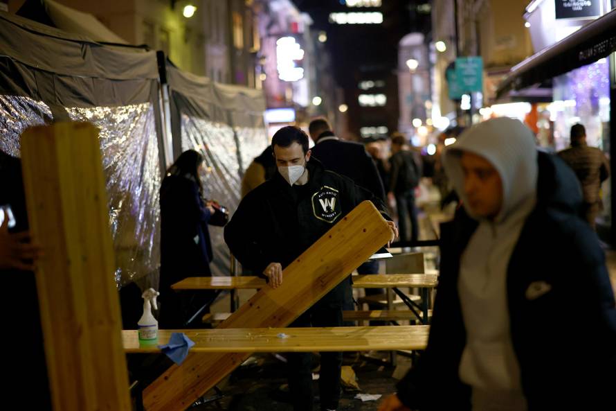 The spread of the coronavirus disease (COVID-19) in London