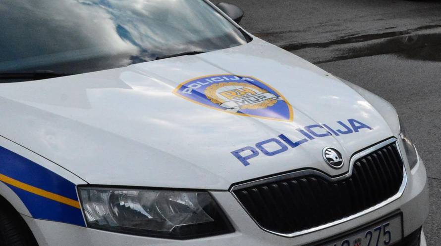 Motociklom izletio s ceste kod Caglina, prevezli ga u bolnicu