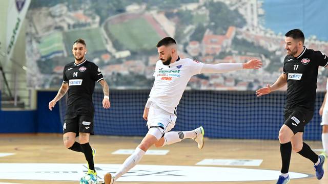 Makarska: Kvalifikacije UEFA Futsal Lige prvaka, Ayat - Novo Vrijeme