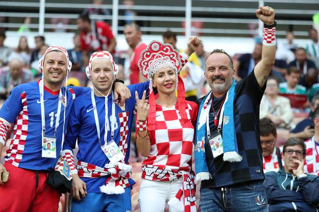 Moskva: Tony Cetinski sa suprugom Dubravkom na tribinama stadiona LuÅ¾njiki