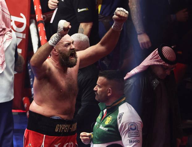 Oleksandr Usyk v Tyson Fury - Heavyweight World Title
