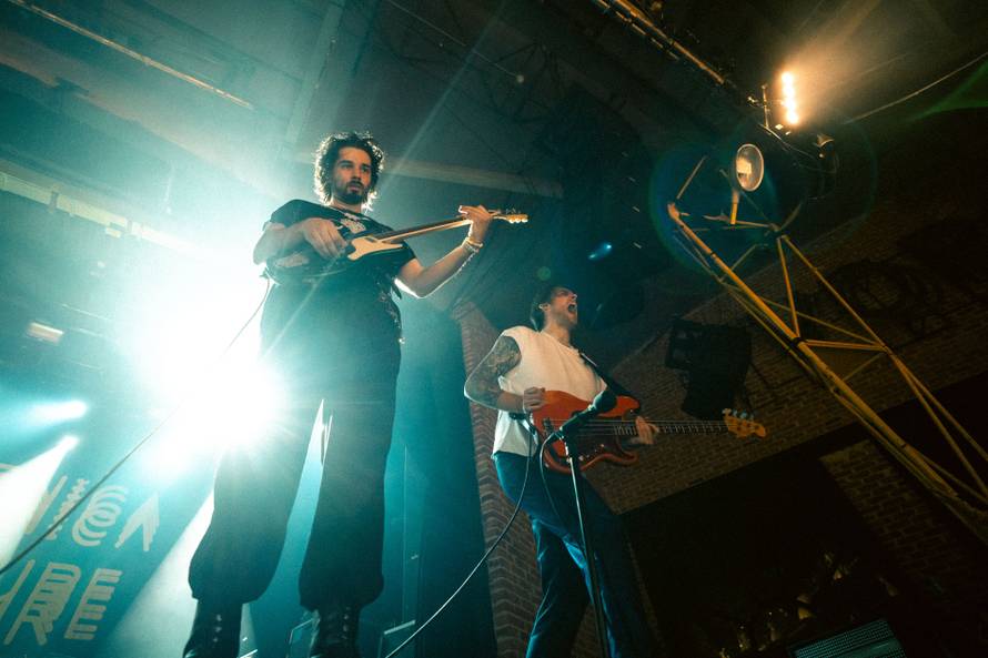 Joker Out rasplesao je Tvornicu Kulture: Hrvatice na pozornicu bacale ružičaste grudnjake...