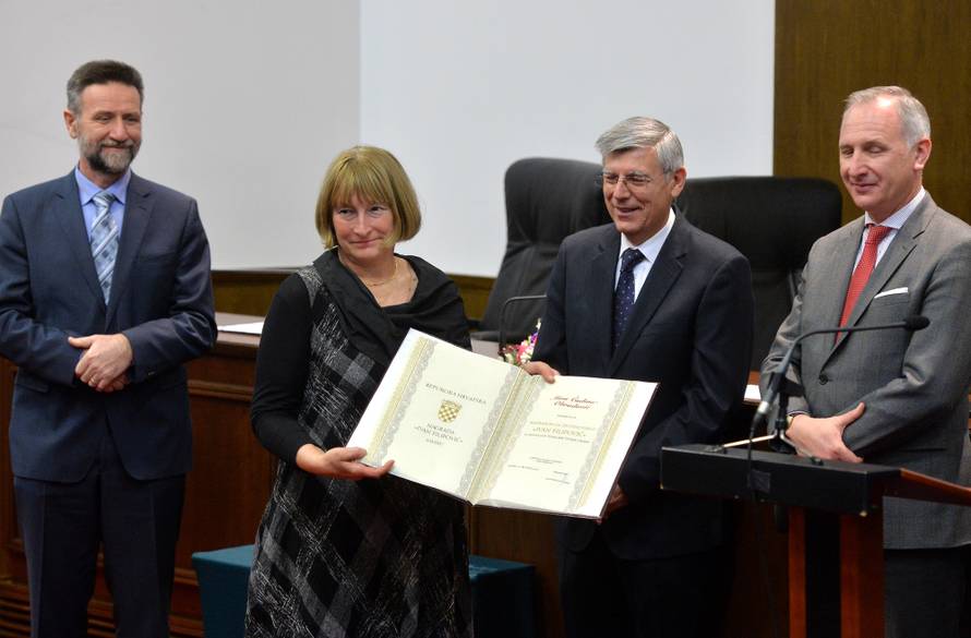 'Nije sve u materijalnom, vi ste za rad nagrađeni i duhovno...'