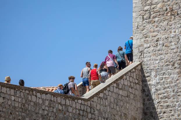 Dubrovnik: Gužva u staroj jezgri dokaz je dobre popunjenosti gradskih kapaciteta