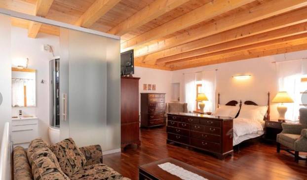 FOTO Rijetka prilika! Kamena kuća u srcu Starog Grada Hvara interijerom oduzima dah