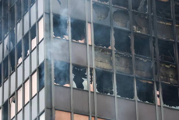 Zagreb: Dim i dalje izlazi iz Vjesnikovog nebodera