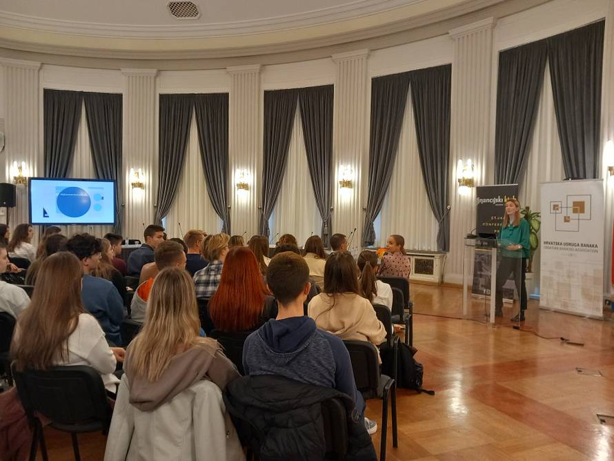 Srednjoškolci: "Potrebno je odgovorno upravljati novcem, ali i učiti na pogreškama"