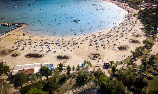 Festival skulptura u pijesku na Rajskoj plaži u Loparu na Rabu