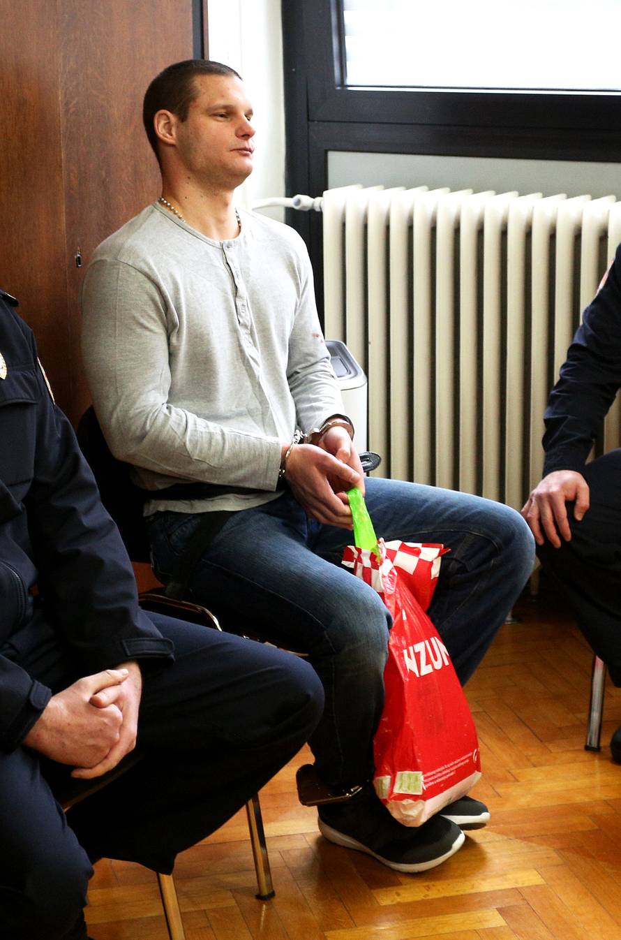 Šišaković htio odgoditi, a onda i zatvoriti suđenje za medije...