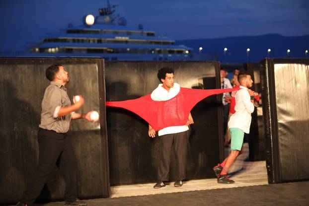 Rijeka: Nastup Urbanog cirkusa iz Maroka na Gatu Karoline Riječke