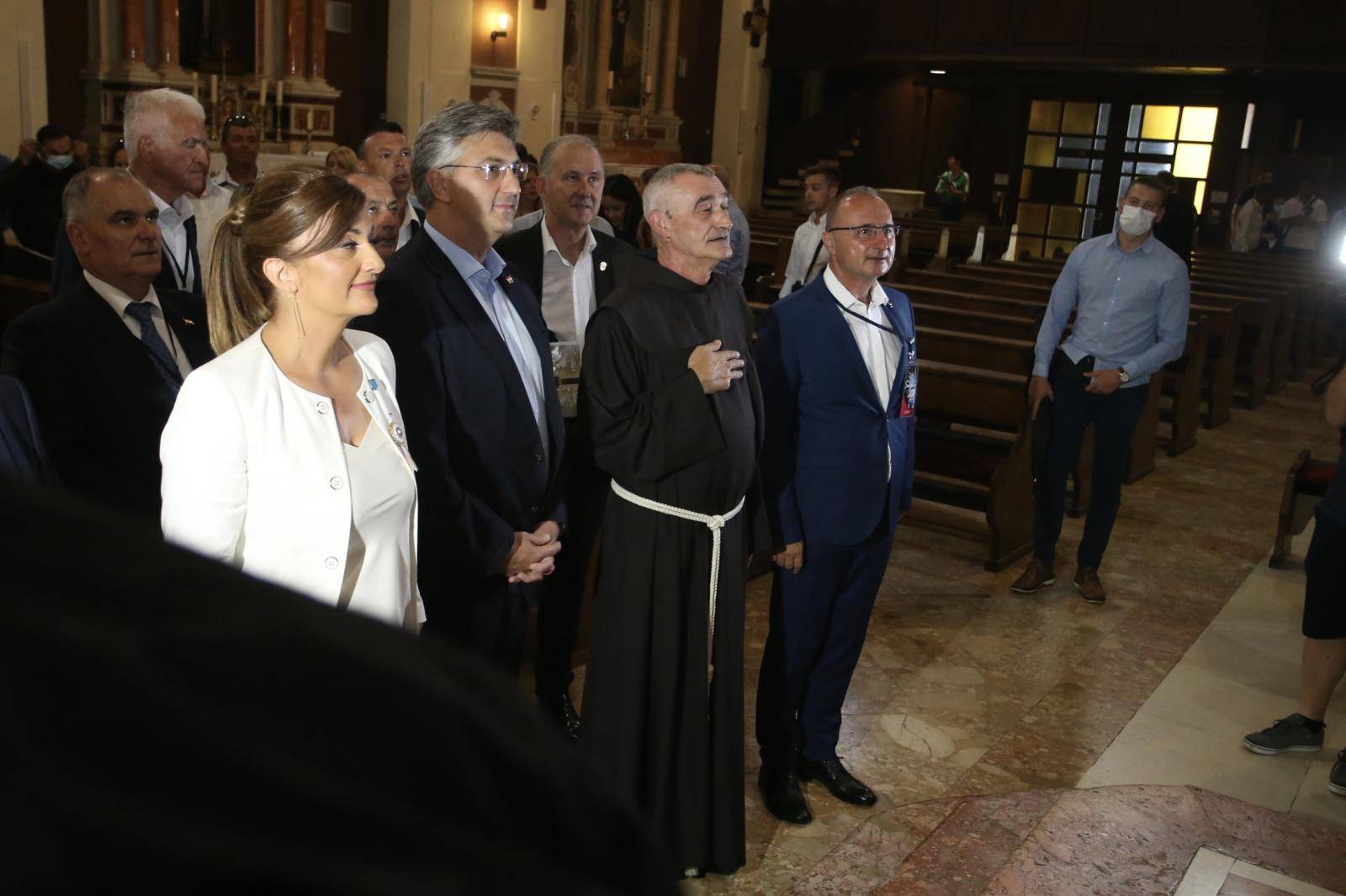 Premijer  sa suradnicima obišao Svetište Čudotvorne Gospe Sinjske