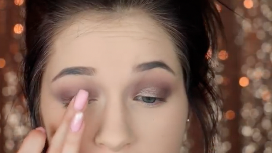 Žarka sjenila i crveni ruževi govore puno o vašoj osobnosti