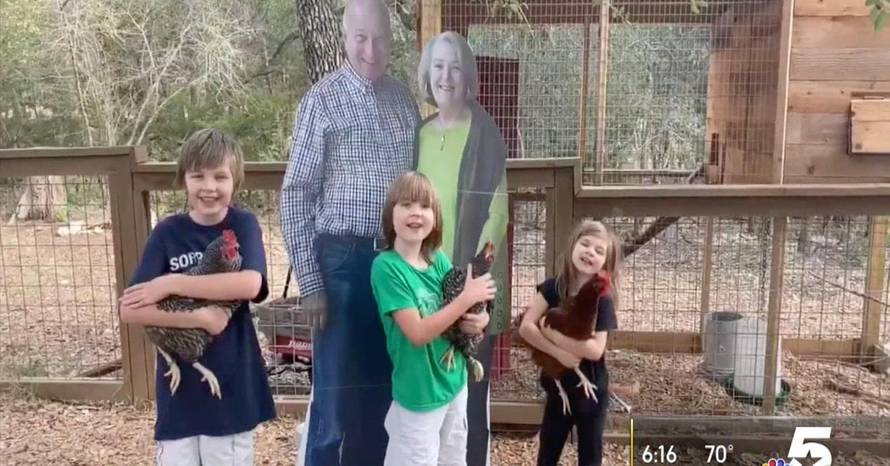 Djed i baka smislili način kako da posjete obitelj za blagdane