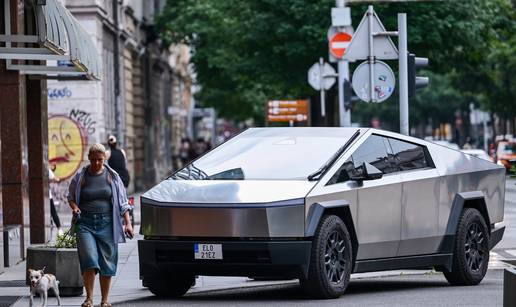 FOTO/VIDEO Tesla Cybertruck u Zagrebu: Grdosiju od 845 KS  ne mo&zcaron;ete ni registrirati u EU...