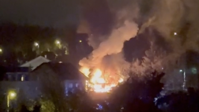 VIDEO Buktinja usred noći u Zagrebu: Izgorjela su tri auta, oštećena nadstrešnica i garaža