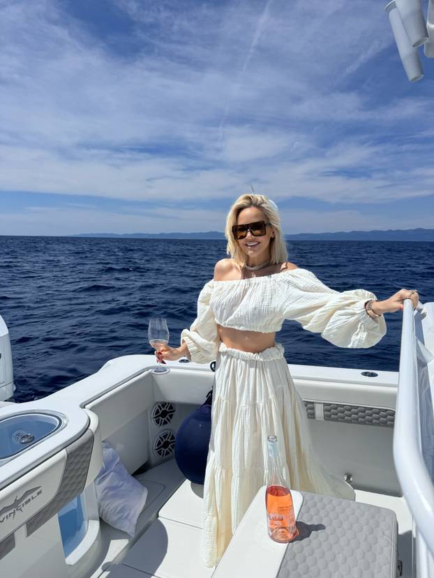 FOTO Severina i Maja Šuput se na tajnom otoku 'skrivaju' od svijeta, evo gdje uživaju