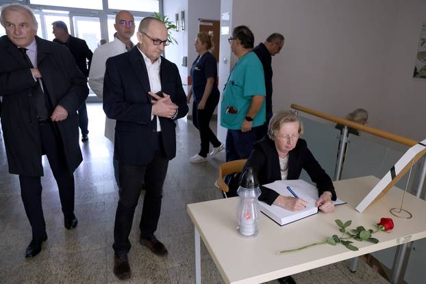 Zagreb: Komemoracija povodom smrti ravnatelja Rebra Ante Ćorušića