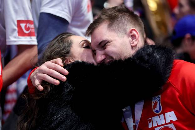 Hrvatski rukometaši slave s obiteljima osvajanje srebra 