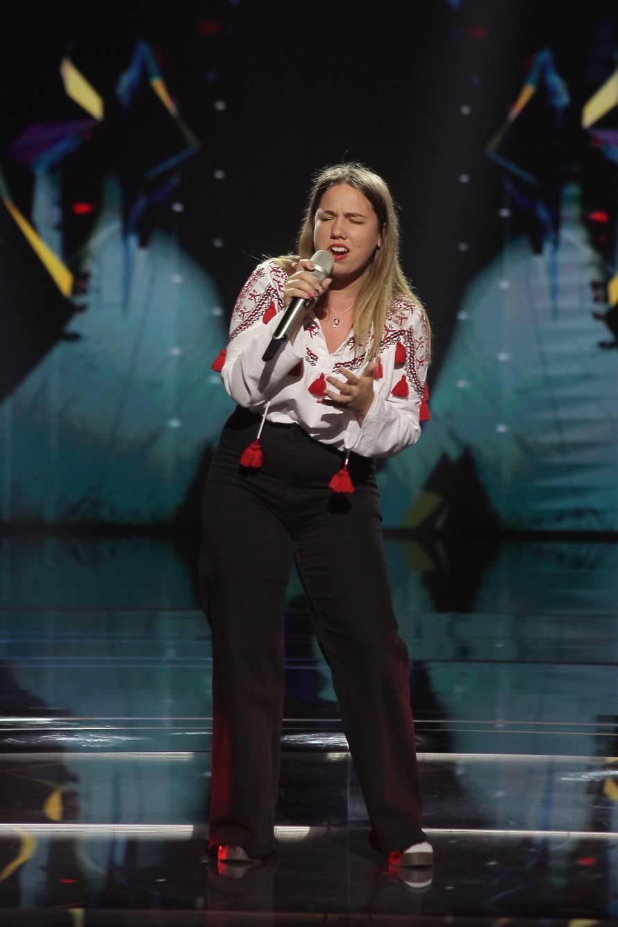 Bruna oduševila žiri, a Vanna vikala Massimu: 'Okreni se!'