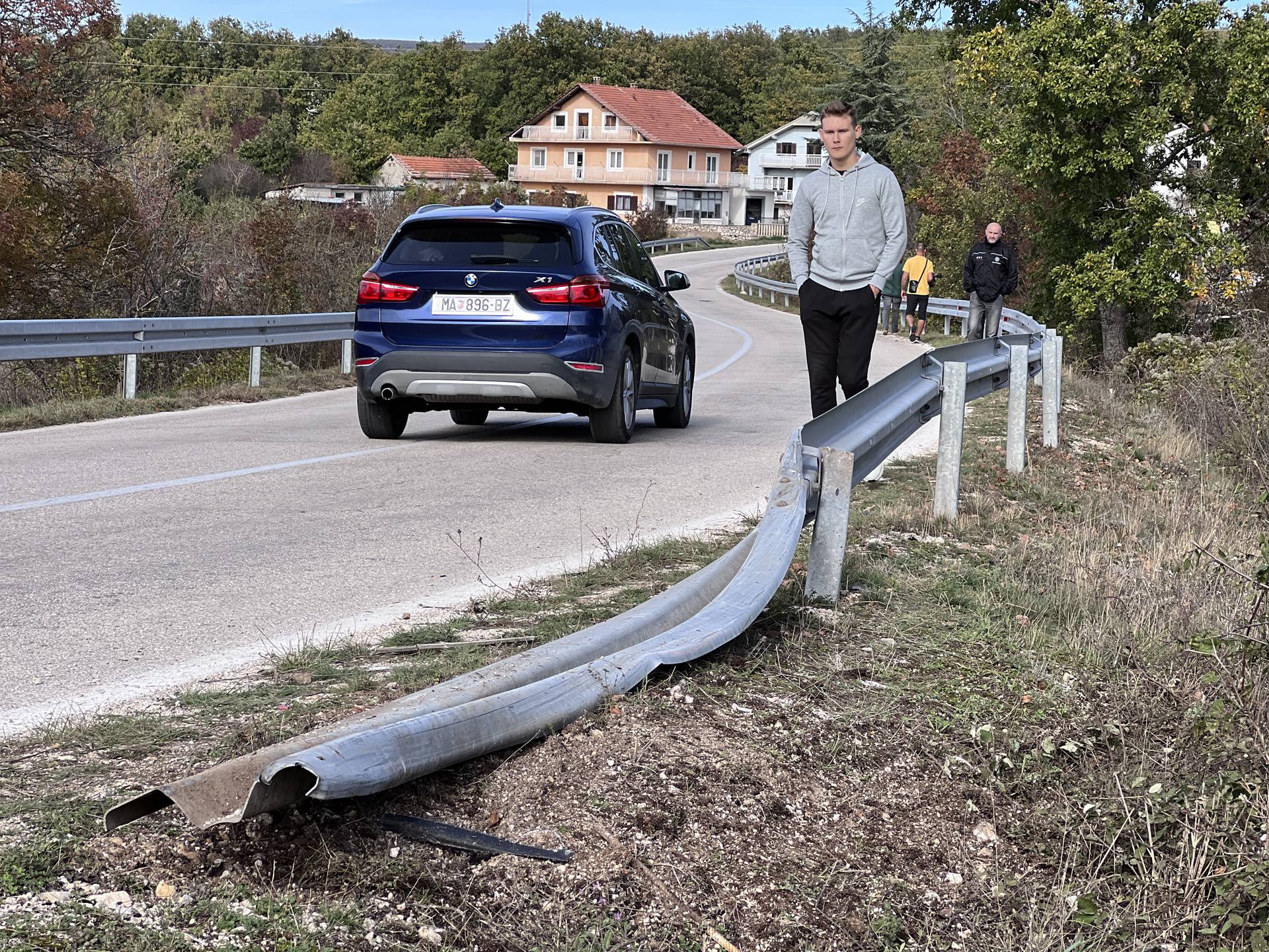 U prometnoj nesreći kod Imotskog smrtno stradala dva mladića