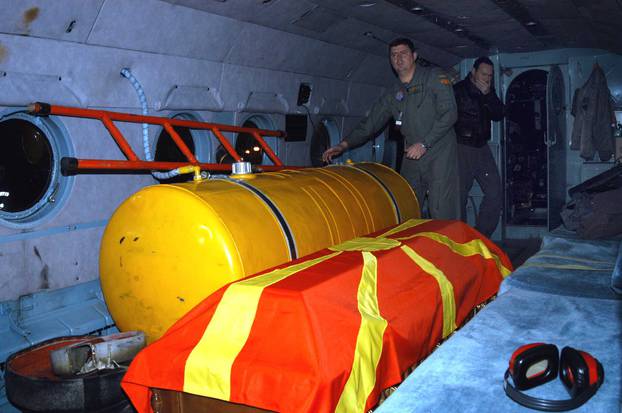ARHIVA -  Tijelo Toše Proeskog prevezeno je iz Nove Gradiške u Makedoniju helikopterom makedonske vojske, 2007.