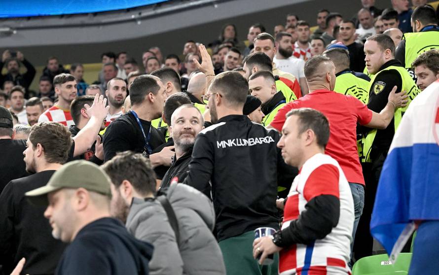 Ljubljana: Tijekom polufinalne utakmice između Hrvatske i Španjolske na tribinama je došlo do naguravanja